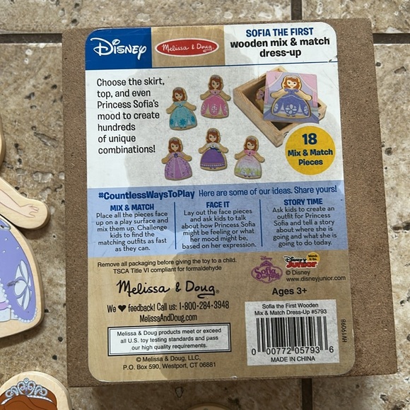 Melissa and Doug Sophia the first wooden mix and match dress up toy - Picture 6 of 9